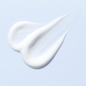 https://cdn.shopify.com/s/files/1/0568/9802/7638/files/Dr.Althea_AquaGlowingSunscreen_Photo3.jpg?v=1759388710