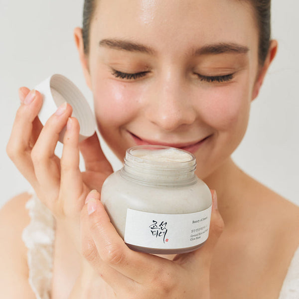 https://cdn.shopify.com/s/files/1/0568/9802/7638/files/mask-1_1.jpg?v=1751270786